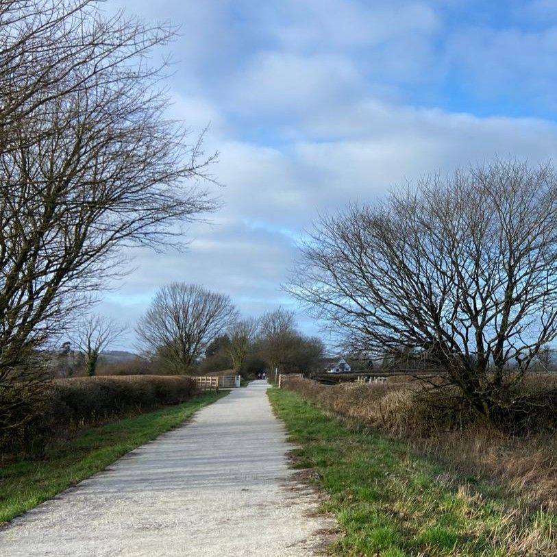 View along the Twyi Valley Path
